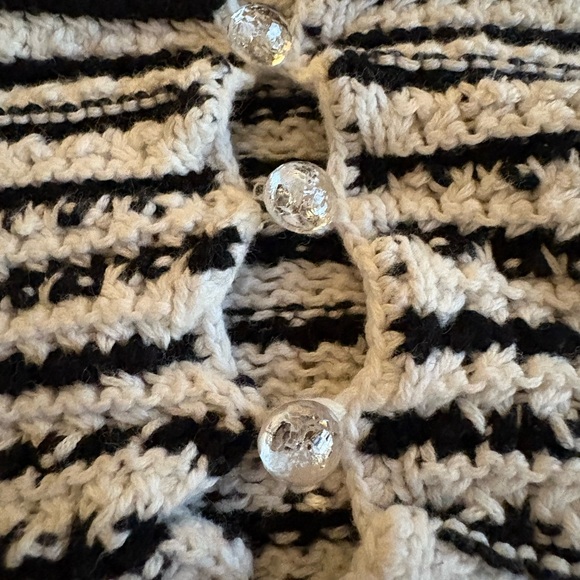 Cropped Knit Halter Top - Picture 2 of 3